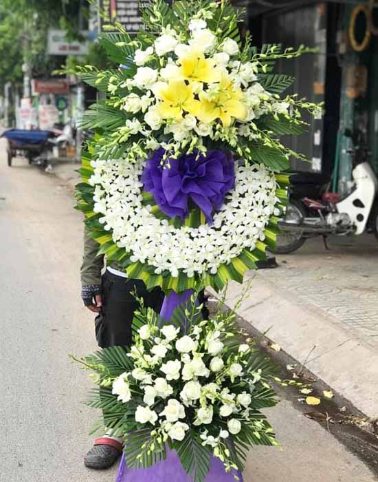 Hoa kính viếng đám tang ý nghĩa dành cho người đã khuất