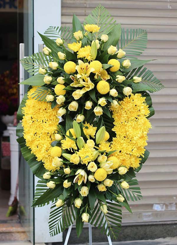 Hoa kính viếng đám tang màu vàng